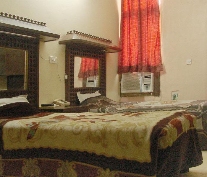 Hotel Krishna Palace นิวเดลี ภายนอก รูปภาพ